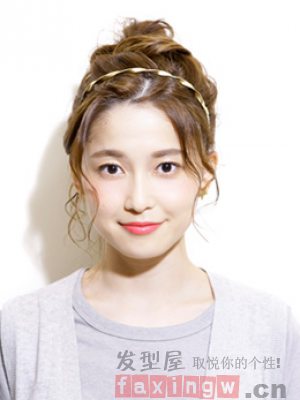 丸子頭扎法步驟圖解 簡單甜美討人喜