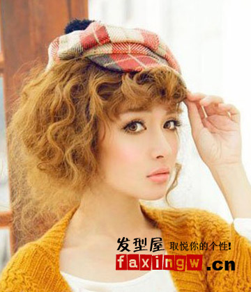 2013韓式女生最流行捲髮髮型圖片 甜美蘿莉時尚過冬