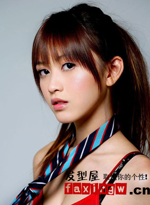靚模“小林志玲”馮媛甄髮型小臉妙招