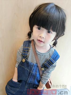 1476102733994441.jpg 小女孩短頭髮髮型 突顯輕盈活力