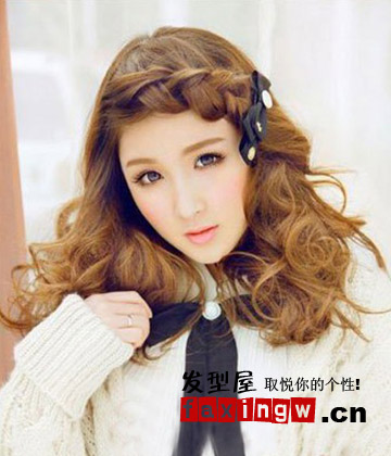2013韓式女生最流行捲髮髮型圖片 甜美蘿莉時尚過冬