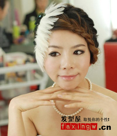 韓式風味麻花辮新娘髮型 做獨特甜美新娘