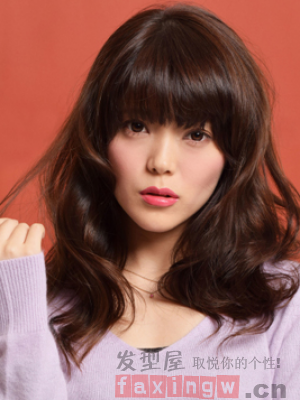 日系女生燙髮髮型圖片 時尚百搭顯氣質