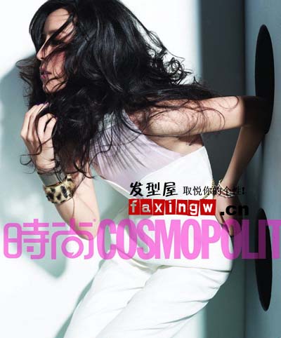 張靜初《COSMO》12月封面大片 嬉皮風捲髮圖片欣賞