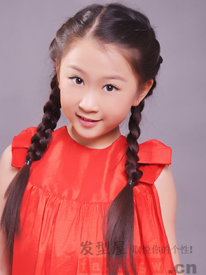 童星劉姝辰甜美髮型集  清新髮型演繹氣質小公主