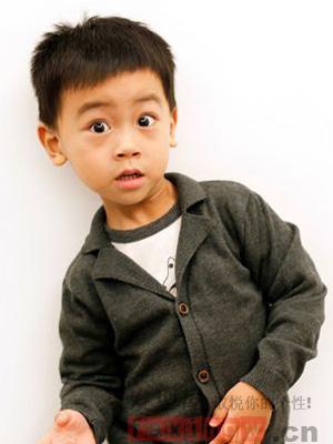 1479820347275121.jpg 小男孩酷帥平頭髮型 濃厚的潮流感