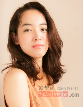  香蕉草莓和啤酒也是養發高手喔