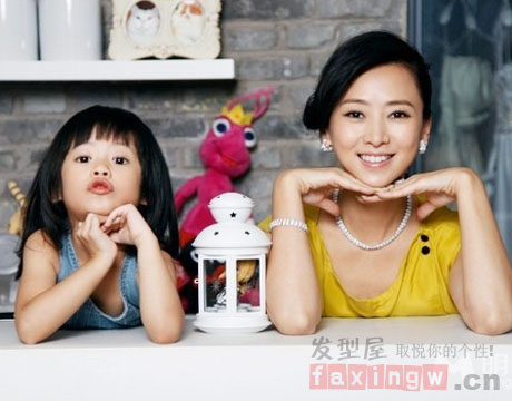 翁虹6歲女兒小水晶近照曝光 鬼馬俏皮小蘿莉髮型秀