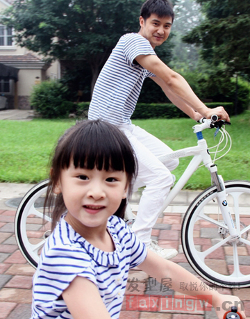 《爸爸去哪兒》Cindy田雨橙可愛私照 多變蘿莉髮型萌爆眼球 