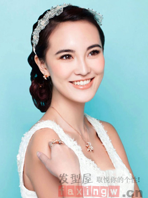 2015最新韓式新娘髮型  打造清新脫俗仙女范兒