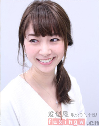 齊劉海側馬尾扎法 簡單甜美顯氣質