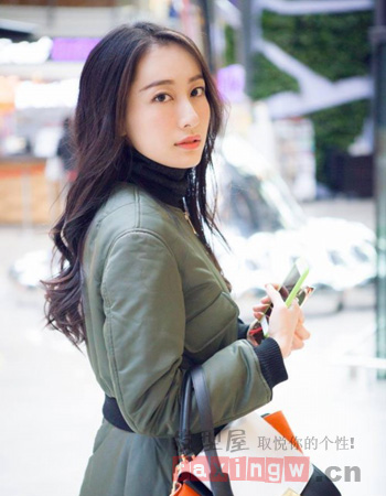 冬季女生街拍造型 溫暖時尚潮流風