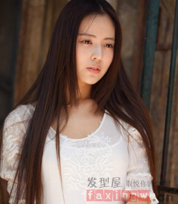 最新甜美長直發髮型 彰顯更加清新自然的女生