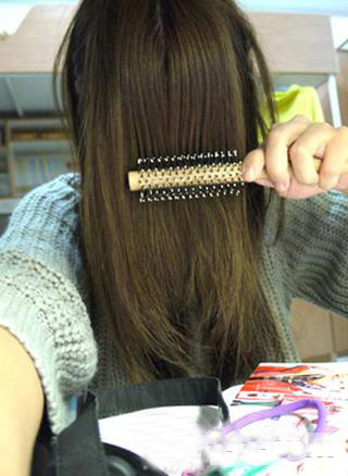 劉海編髮+花苞頭盤發步驟 小心機髮型教程盡顯清新俏皮感