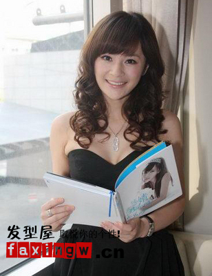 美麗俏佳人女主播王婧百變髮型
