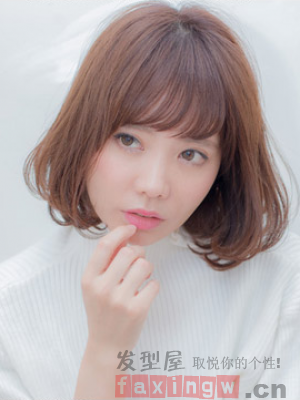 大臉女生燙髮髮型 簡單修顏顯時尚