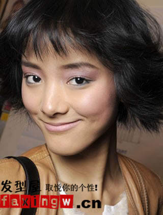 2010最新最流行“傘”型短髮髮型