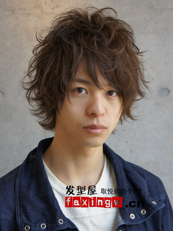 2011最新男士燙髮髮型 線條感是重點