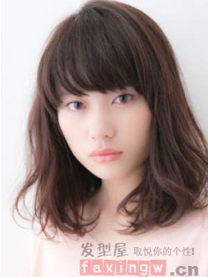 內扣女生燙髮髮型圖欣賞