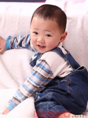 小兒平頭髮型圖片男孩