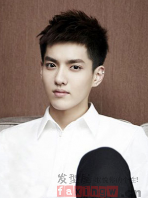 1493773592942765.png 男生夏天短髮髮型 清涼舒適陽光帥氣