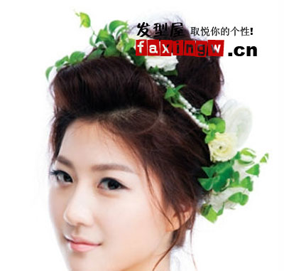 韓式氣質花苞頭 簡約時尚新娘盤發