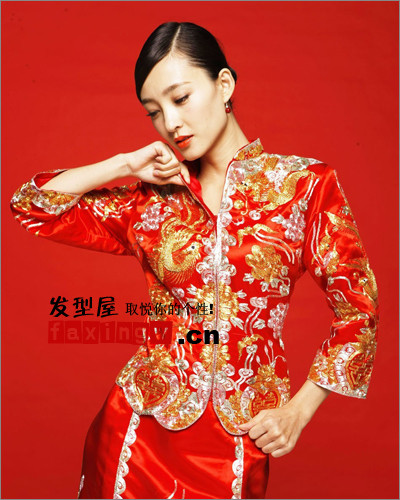 王麗坤示範2012最新新娘旗袍髮型 展現最美中國風