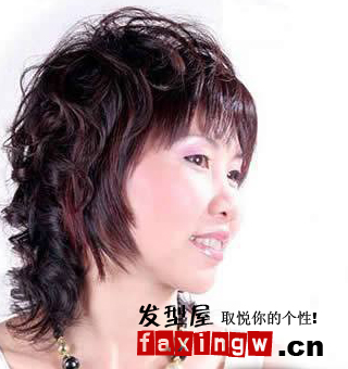 中年婦女時尚髮型設計