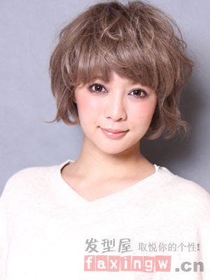 圓臉女生適合的燙髮髮型 打造日系甜美女生范