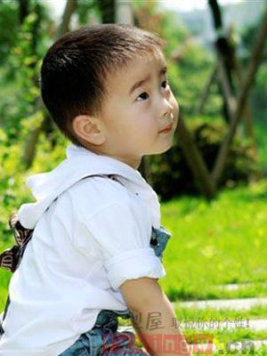 1479820335742212.jpg 小男孩酷帥平頭髮型 濃厚的潮流感