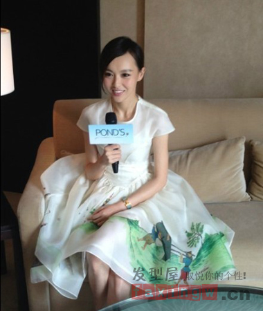 唐嫣旁氏盈活凝水代言   打造夏日清甜水美人造型
