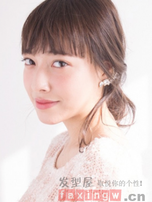 簡單長發髮型扎法 低髮髻顯淑女