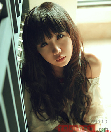 2013韓式中長發燙髮髮型  甜美燙髮展現清雅迷人氣質