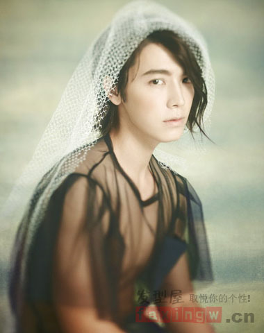 super junior五巡演唱會海報曝光 花美男長發造型妖艷動人
