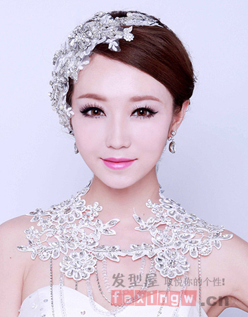簡單髮型DIY  七步打造韓式婉約盤發