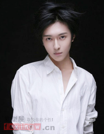 18歲丹東男孩趙一銘因美貌走紅 清秀帥氣髮型讓人著迷