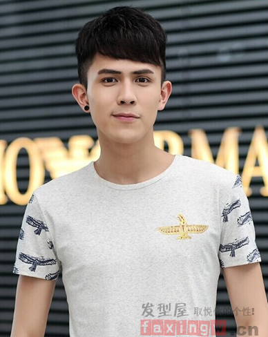 學生90後潮男髮型短髮兩邊剃 學生90後潮男髮型短髮兩邊剃