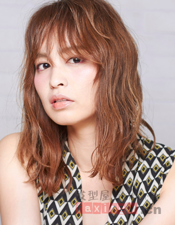   中長發燙髮髮型2015女  日系造型嫵媚動人