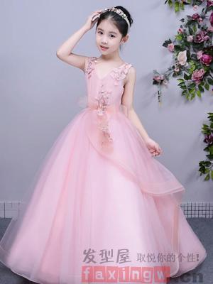 1476016516379713.jpg 大女童主持人髮型 輕鬆突顯小女神范