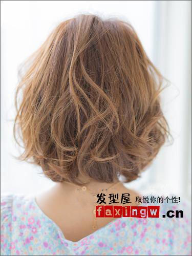2012日系女生短髮燙髮髮型圖片 時尚瘦臉首選