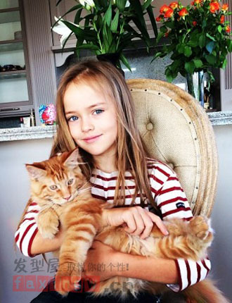 俄羅斯9歲蘿莉模特走紅 金髮碧眼嬌美可愛