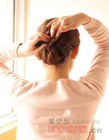 職業盤發髮型扎法