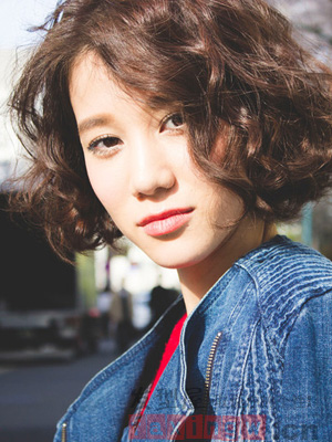 韓國女生短捲髮圖片  蓬鬆短髮俏皮減齡