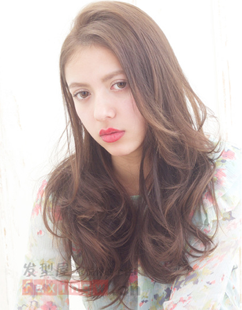 最新日系蓬鬆燙髮髮型 豐盈設計嫵媚瘦臉