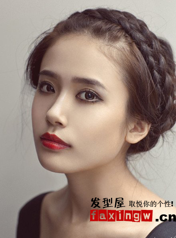 水嫩迷人大眼美女韓宥萌時尚髮型秀
