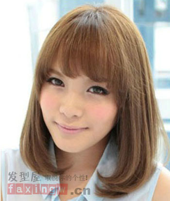 女生捲髮髮型拼甜美 換髮型招桃花