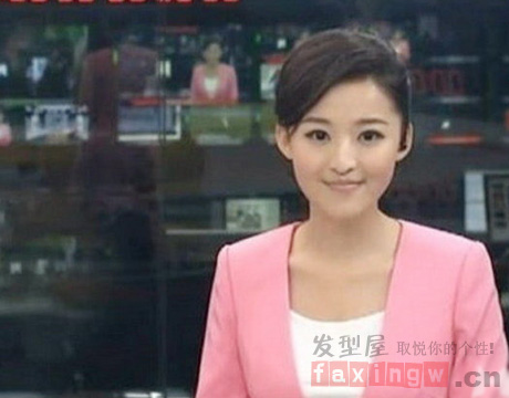 央視體育美女主播楊茗茗走紅 清純美艷髮型照秒殺奶茶妹