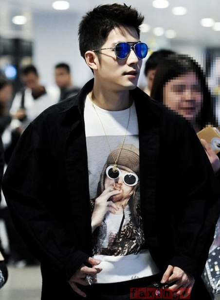 專業潮男髮型設計兩邊推掉 專業潮男髮型設計兩邊推掉