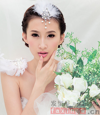 韓式甜美髮飾 打造唯美新娘