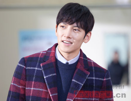 熱播韓劇《healer》池昌旭精英暖男髮型 英俊帥氣